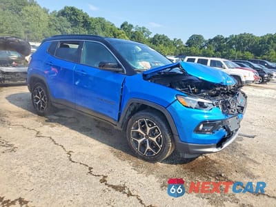 Czwarte zdjęcie samochodu z boku: 2025 JEEP COMPASS LIMITED VIN:3C4NJDCN0ST605546 - miniatura