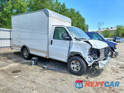 Czwarte zdjęcie samochodu z boku: 2024 CHEVROLET EXPRESS G3500 BOX TRUCK VIN:1HA0GRF71RN017373 - miniatura