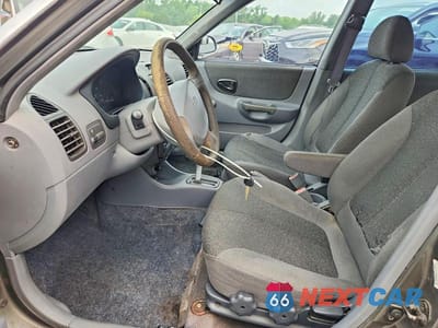Zdjęcie 7 z 12 samochodu: 2001 HYUNDAI ACCENT GL VIN:KMHCG45C31U195343 - miniatura