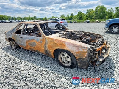 Czwarte zdjęcie samochodu z boku: 1985 FORD MUSTANG LX VIN:1FABP28M8FF182016 - miniatura