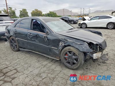 Czwarte zdjęcie samochodu z boku: 2003 MERCEDES-BENZ C 320 VIN:WDBRF64J43F363963 - miniatura