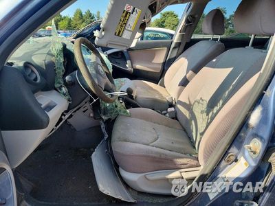 Zdjęcie 7 z 12 samochodu: 2006 TOYOTA RAV4 BASE VIN:JTMBD33V266001615 - miniatura