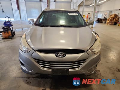 Piąte zdjęcie samochodu w środku: 2011 HYUNDAI TUCSON GLS VIN:KM8JU3AC0BU293022 - miniatura