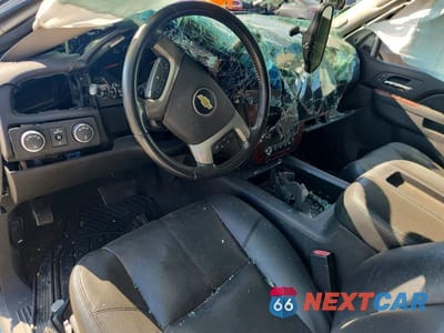 Zdjęcie 8 z 12 samochodu: 2013 CHEVROLET SUBURBAN K1500 LT VIN:1GNSKJE74DR231846 - miniatura