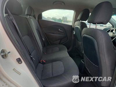 Zdjęcie 10 z 13 samochodu: 2014 KIA RIO LX VIN:KNADM5A32E6417312 - miniatura