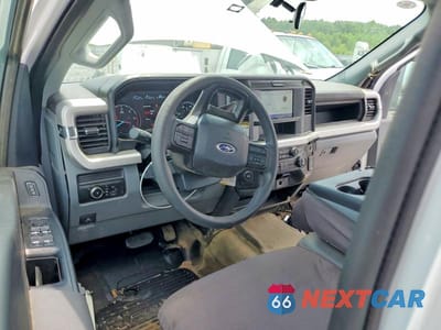 Zdjęcie 8 z 14 samochodu: 2025 FORD F350 SUPER DUTY VIN:1FD8W3HNXSED07857 - miniatura
