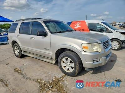 Czwarte zdjęcie samochodu z boku: 2008 FORD EXPLORER XLT VIN:1FMEU73E88UA59534 - miniatura