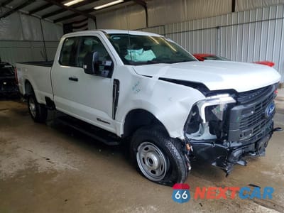 Czwarte zdjęcie samochodu z boku: 2026 FORD F250 SUPER DUTY VIN:1FT8X2BT8TEC94014 - miniatura