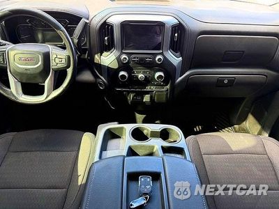 Zdjęcie 8 z 15 samochodu: 2021 GMC SIERRA K1500 SLE VIN:1GTU9BET4MZ191297 - miniatura