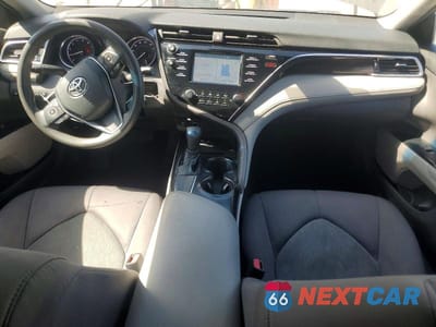 Zdjęcie 8 z 12 samochodu: 2018 TOYOTA CAMRY LE VIN:4T1B11HK8JU008080 - miniatura