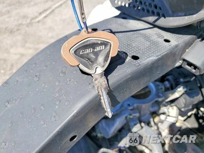Zdjęcie 8 z 9 samochodu: 2013 CAN-AM SPYDER ROADSTER ST VIN:2BXNCBC16DV000133 - miniatura