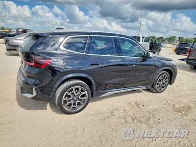Trzecie zdjęcie samochodu z tyłu: 2024 BMW X1 XDRIVE28I VIN:WBX73EF06R5Z40932 - miniatura