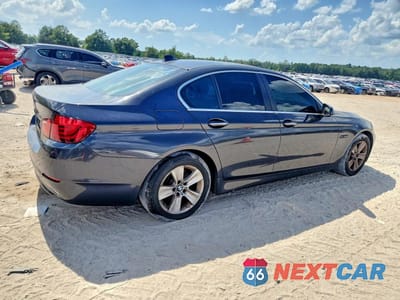 Trzecie zdjęcie samochodu z tyłu: 2013 BMW 528XI VIN:WBAXH5C54DD110010 - miniatura