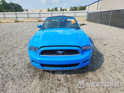 Piąte zdjęcie samochodu w środku: 2013 FORD MUSTANG VIN:1ZVBP8EM3D5235349 - miniatura