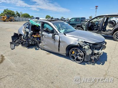 Czwarte zdjęcie samochodu z boku: 2018 ALFA ROMEO GIULIA TI VIN:ZARFAECN8J7579622 - miniatura