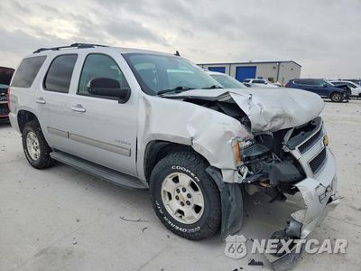 Czwarte zdjęcie samochodu z boku: 2013 CHEVROLET TAHOE C1500 LS VIN:1GNSCAE07DR340723 - miniatura