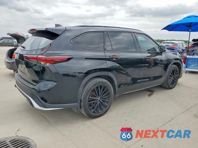 Trzecie zdjęcie samochodu z tyłu: 2024 TOYOTA HIGHLANDER XSE VIN:5TDKDRAHXRS541914 - miniatura