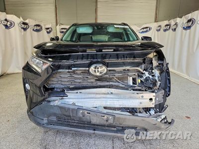 Piąte zdjęcie samochodu w środku: 2019 TOYOTA RAV4 XLE VIN:2T3P1RFV6KW038219 - miniatura