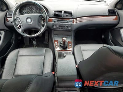 Zdjęcie 8 z 12 samochodu: 2004 BMW 325 I VIN:WBAET37464NH05997 - miniatura