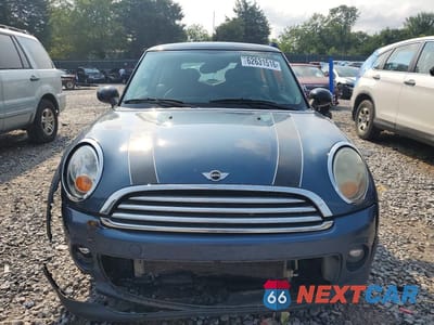 Piąte zdjęcie samochodu w środku: 2011 MINI COOPER VIN:WMWSU3C59BT096232 - miniatura