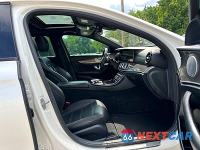 Piąte zdjęcie samochodu w środku: 2018 MERCEDES-BENZ E 43 4MATIC AMG VIN:WDDZF6EB6JA302817 - miniatura