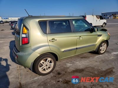 Trzecie zdjęcie samochodu z tyłu: 2011 KIA SOUL + VIN:KNDJT2A20B7339164 - miniatura