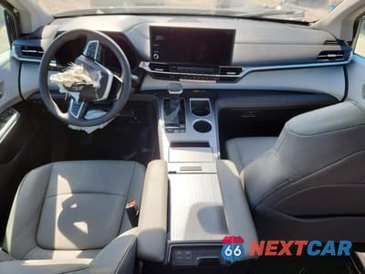 Zdjęcie 8 z 13 samochodu: 2026 TOYOTA SIENNA XLE 8-PASSENGER VIN:5TDYRKEC0TS293021 - miniatura
