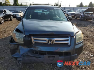Piąte zdjęcie samochodu w środku: 2006 HONDA PILOT LX VIN:5FNYF28166B036764 - miniatura