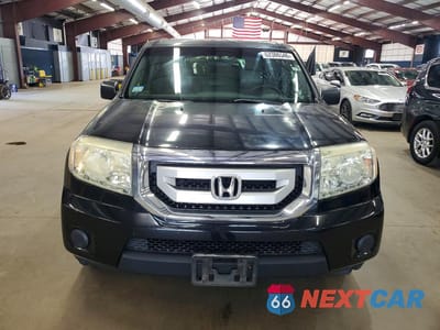 Piąte zdjęcie samochodu w środku: 2011 HONDA PILOT LX VIN:5FNYF4H25BB014446 - miniatura