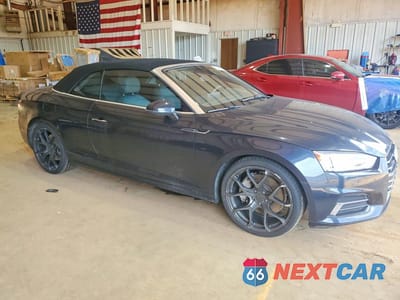 Czwarte zdjęcie samochodu z boku: 2018 AUDI A5 PRESTIGE VIN:WAU2NGF53JN003448 - miniatura