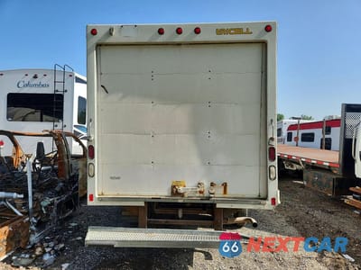 Zdjęcie 6 z 13 samochodu: 2017 GMC SAVANA BOX TRUCK VIN:1GD37TCG7H1157674 - miniatura