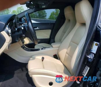 Zdjęcie 7 z 12 samochodu: 2018 MERCEDES-BENZ CLA 250 VIN:WDDSJ4EB4JN682785 - miniatura
