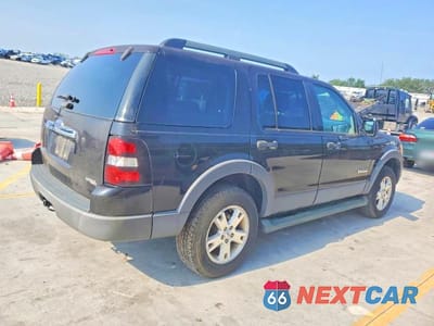 Trzecie zdjęcie samochodu z tyłu: 2006 FORD EXPLORER XLT VIN:1FMEU63E36UA19398 - miniatura