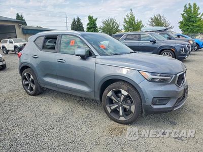Czwarte zdjęcie samochodu z boku: 2019 VOLVO XC40 T5 MOMENTUM VIN:YV4162UK4K2139384 - miniatura
