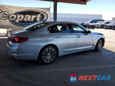 Trzecie zdjęcie samochodu z tyłu: 2019 BMW 530E VIN:WBAJA9C51KB254768 - miniatura