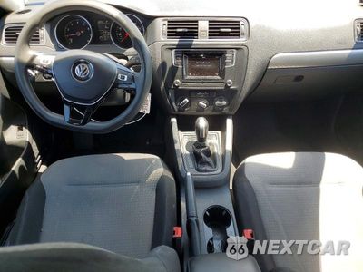 Zdjęcie 8 z 12 samochodu: 2017 VOLKSWAGEN JETTA S VIN:3VW2B7AJ4HM251046 - miniatura