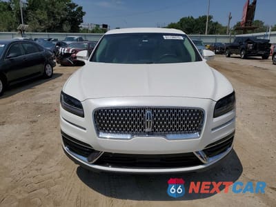 Piąte zdjęcie samochodu w środku: 2020 LINCOLN NAUTILUS VIN:2LMPJ6J9XLBL15385 - miniatura