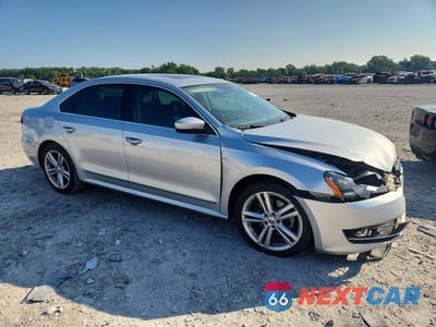 Czwarte zdjęcie samochodu z boku: 2015 VOLKSWAGEN PASSAT SE VIN:1VWBT7A3XFC039619 - miniatura