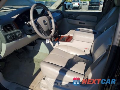 Zdjęcie 7 z 14 samochodu: 2007 CHEVROLET SUBURBAN K1500 VIN:1GNFK16387R349609 - miniatura