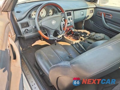 Zdjęcie 8 z 12 samochodu: 2001 MERCEDES-BENZ SLK 320 VIN:WDBKK65F11F209862 - miniatura
