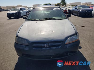Piąte zdjęcie samochodu w środku: 1998 HONDA ACCORD EX VIN:1HGCG1656WA060368 - miniatura