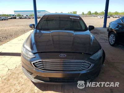 Piąte zdjęcie samochodu w środku: 2017 FORD FUSION SE HYBRID VIN:3FA6P0LUXHR280080 - miniatura