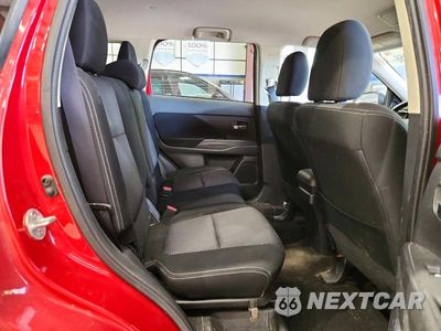 Zdjęcie 11 z 13 samochodu: 2016 MITSUBISHI OUTLANDER SE VIN:JA4AZ3A30GZ064219 - miniatura