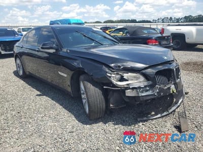 Czwarte zdjęcie samochodu z boku: 2015 BMW 750 LI VIN:WBAYE8C57FD781172 - miniatura