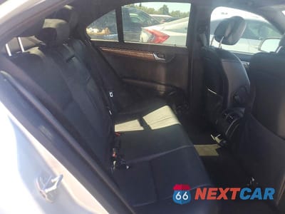 Zdjęcie 10 z 12 samochodu: 2008 MERCEDES-BENZ C 350 VIN:WDDGF56X38F033376 - miniatura