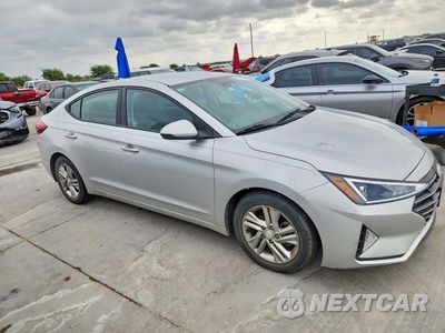 Czwarte zdjęcie samochodu z boku: 2018 HYUNDAI ELANTRA VIN:5NPD84LFXKH415477 - miniatura