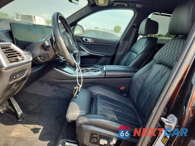 Zdjęcie 7 z 14 samochodu: 2026 BMW X5 M60I VIN:5UX33EU08T9271429 - miniatura