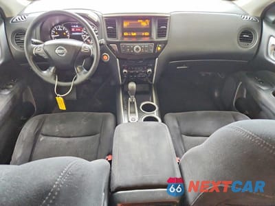 Zdjęcie 8 z 13 samochodu: 2016 NISSAN PATHFINDER S VIN:5N1AR2MM9GC601883 - miniatura