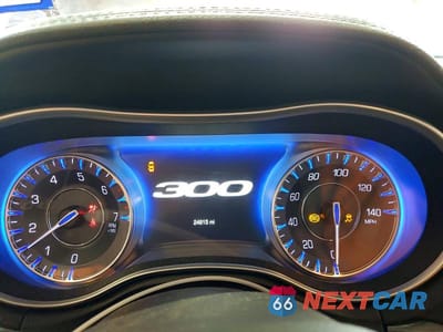 Zdjęcie 9 z 13 samochodu: 2017 CHRYSLER 300 LIMITED VIN:2C3CCAAG9HH547088 - miniatura