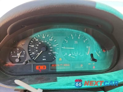 Zdjęcie 9 z 12 samochodu: 2002 BMW 325 XIT VIN:WBAEP33472PF00748 - miniatura